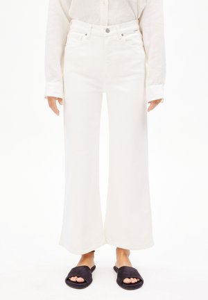 MURLIAA - Flared Jeans - white