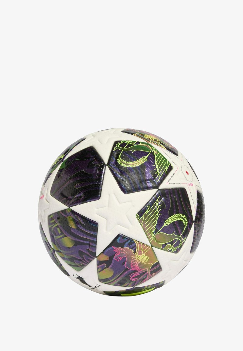 Balón de fútbol blanco y negro con paneles en forma de estrella que presentan diseños de dragón y serpiente en neón verde y rosa.