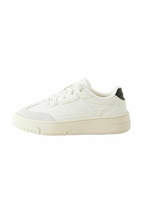 REGULAR FIT - LACE UP SMART TRAINERS  . - Tenisky - white