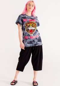 Thumbnail Image 2