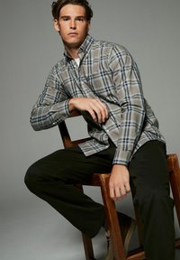 Next EASY OXFORD - Majica - neutral brown grey tartan check