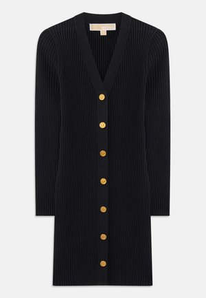 Lange zwarte geribbelde cardigan met een V-hals, voorzien van gouden knopen aan de voorkant en lange mouwen. Zachte textuur, op maat gemaakte pasvorm.