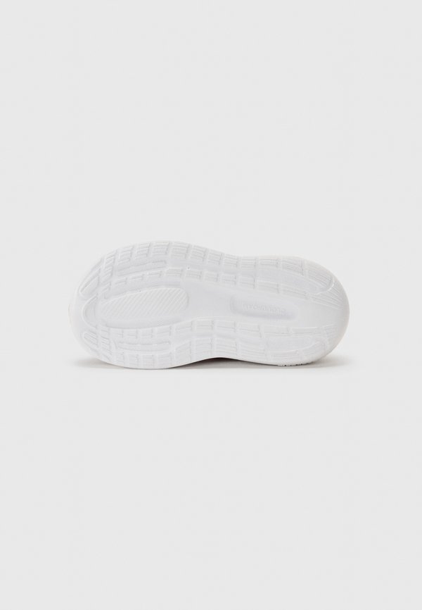 RUNFALCON UNISEX – Laufschuh Straße
