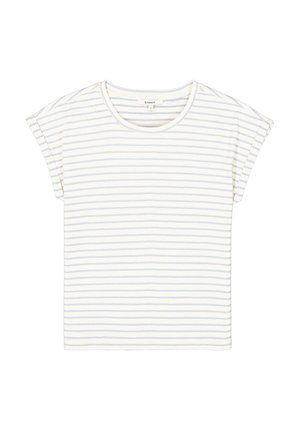Camiseta de rayas con un corte holgado, hecha de una tela ligera. Presenta mangas cortas enrolladas, un escote redondo y un patrón en azul claro y blanco.