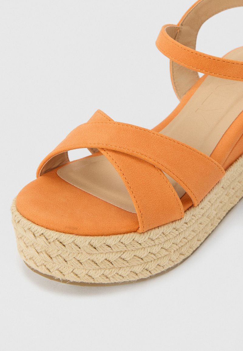 Escarpins Compensées Topshop En Daim Orange - Hauteur 7.6-10 Cm, Taille 6, Neuves Sans Boîte