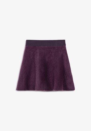 Lila Rock mit einer weichen, kuscheligen Textur, der mit einem gerippten Bund ausgestattet ist. Ausgestellte Form, knielanges Design und einheitliche Farbe durchgehend.