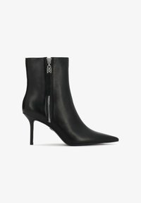 Επιλέχθηκε, black---