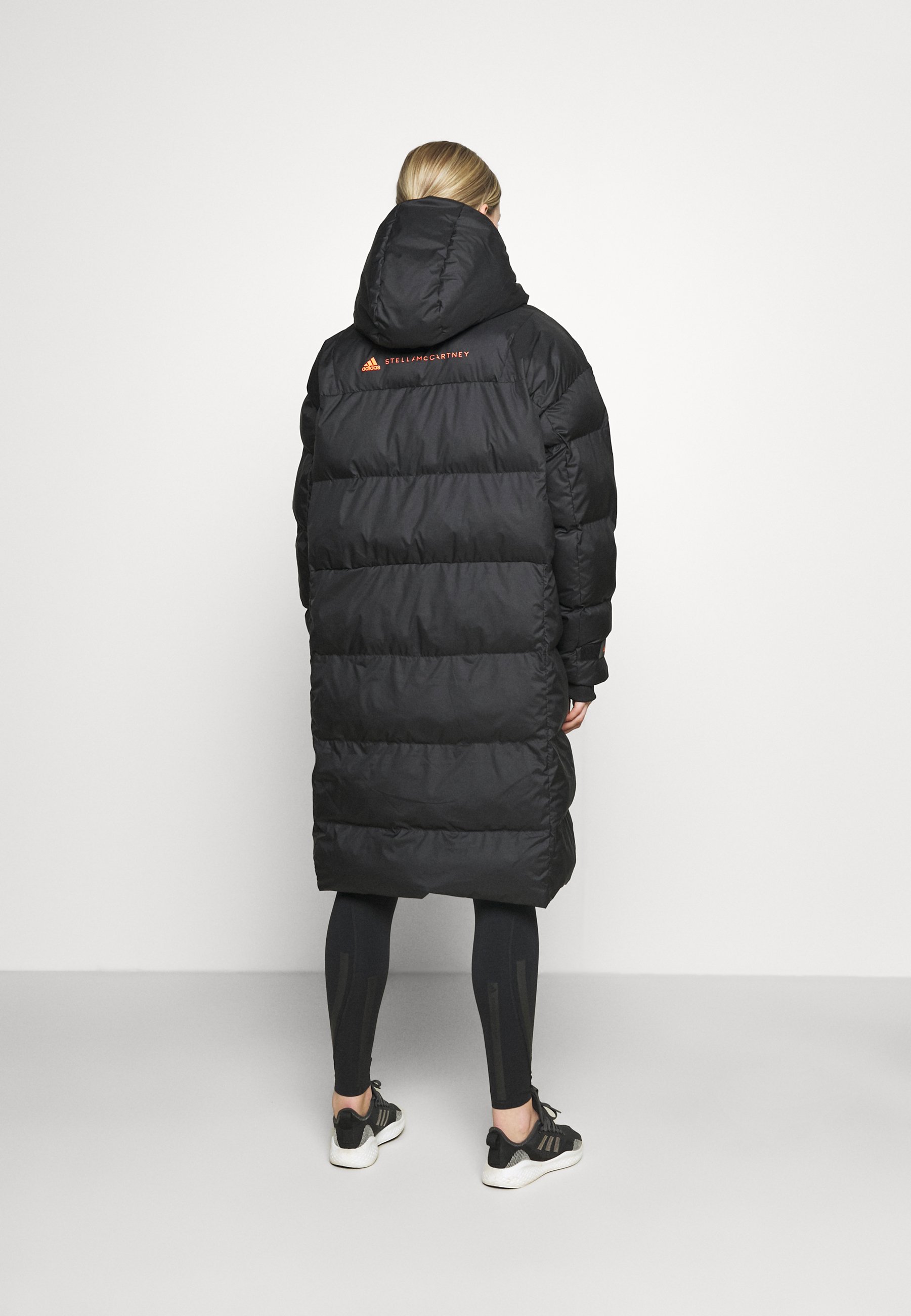 keyhole turtleneck anime