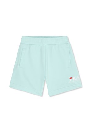 Lyseblå afslappede shorts med elastisk talje, sidelommer og hvidt og rødt FILA-logo på nederste højre ben.