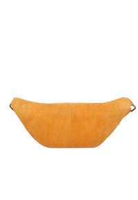 Borsa a tracolla in pelle color tan con forma curvata, caratterizzata da una superficie liscia, due dettagli in metallo e una cucitura al centro.