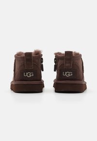 UGG CLASSIC ULTRA MINI UNISEX - Botines - burnt cedar