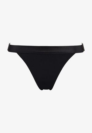 Černé bikini kalhotky s hladkým, lesklým pásem a minimálním zakrytím. Vyrobené z elastického materiálu, s čistými liniemi a bez vzorů.