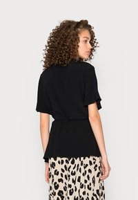 VILA VIFINI NOOS - Blusa - black