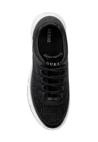 Scarpa sportiva nera in tessuto rete, con lacci tondi, colletto imbottito e suola bianca a contrasto. Logo del marchio sulla linguetta.
