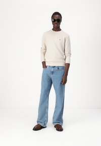 Calvin Klein WAFFLE STRUCTURE - Maglione - stony beige