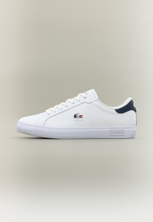 Lacoste POWERCOURT 125 - Sporta apavi - white/navy/red