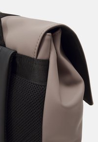 Thumbnail Image 5
