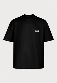 Czarna bawełniana koszulka z okrągłym dekoltem, krótkimi rękawami oraz kieszonką na piersi z białym logo "Pegador". Gładka tekstura.