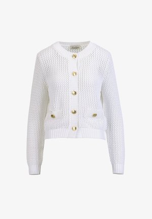 Witte gebreide cardigan met lange mouwen, goudkleurige sierknopen, geribbelde boorden en zoom, en twee kleine steekzakken aan de voorkant.