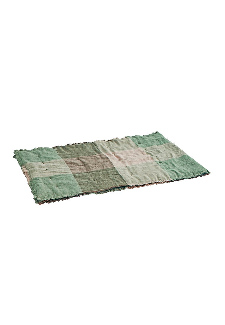 Madam Stoltz Tapis vert