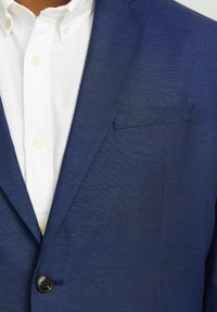 Thumbnail Image 4