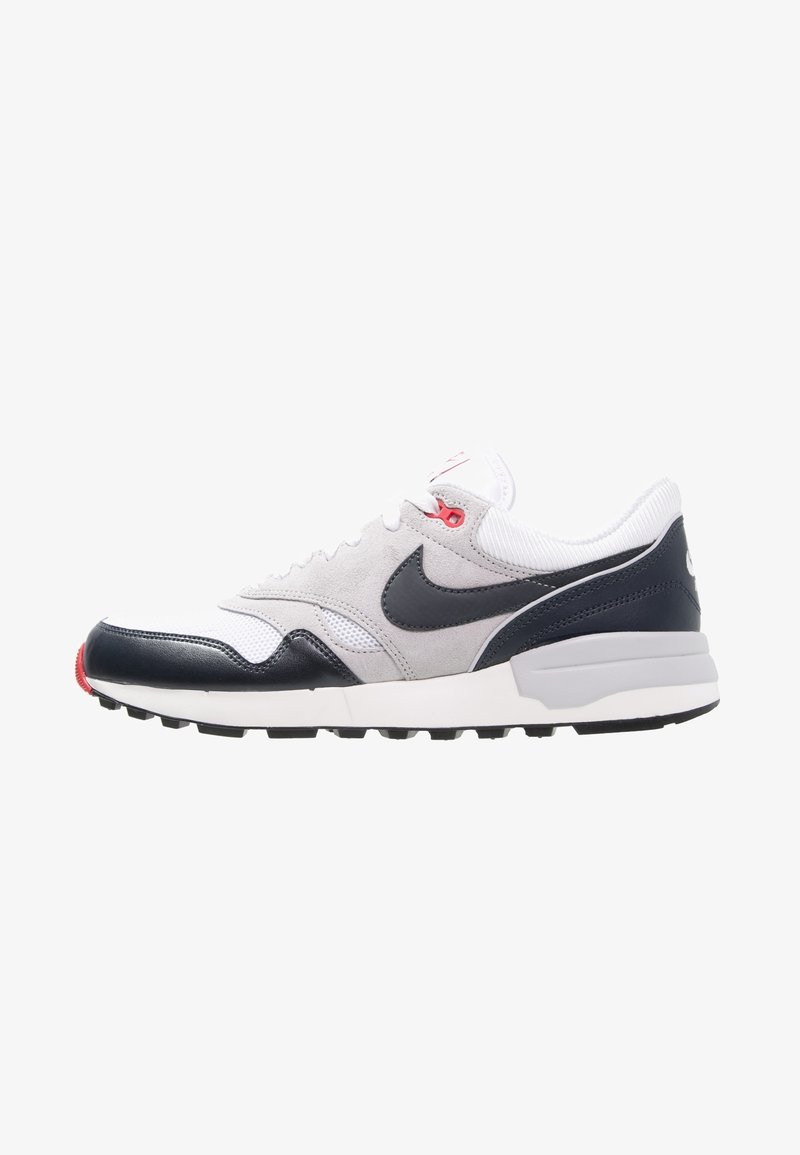 Nike Sportswear Trainers - white