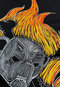 Zwarte stof met ingewikkelde borduurwerk van een leeuwengezicht, verfraaid met levendige gele en oranje vlammen en fijne witte details.