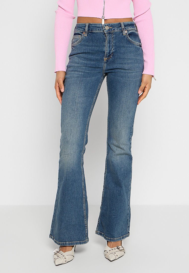 BDG Urban Outfitters Flared Jeans blauw