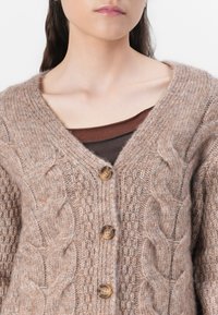 Pieces PCNINA V NECK CARDIGAN - Kardiganas - fossil