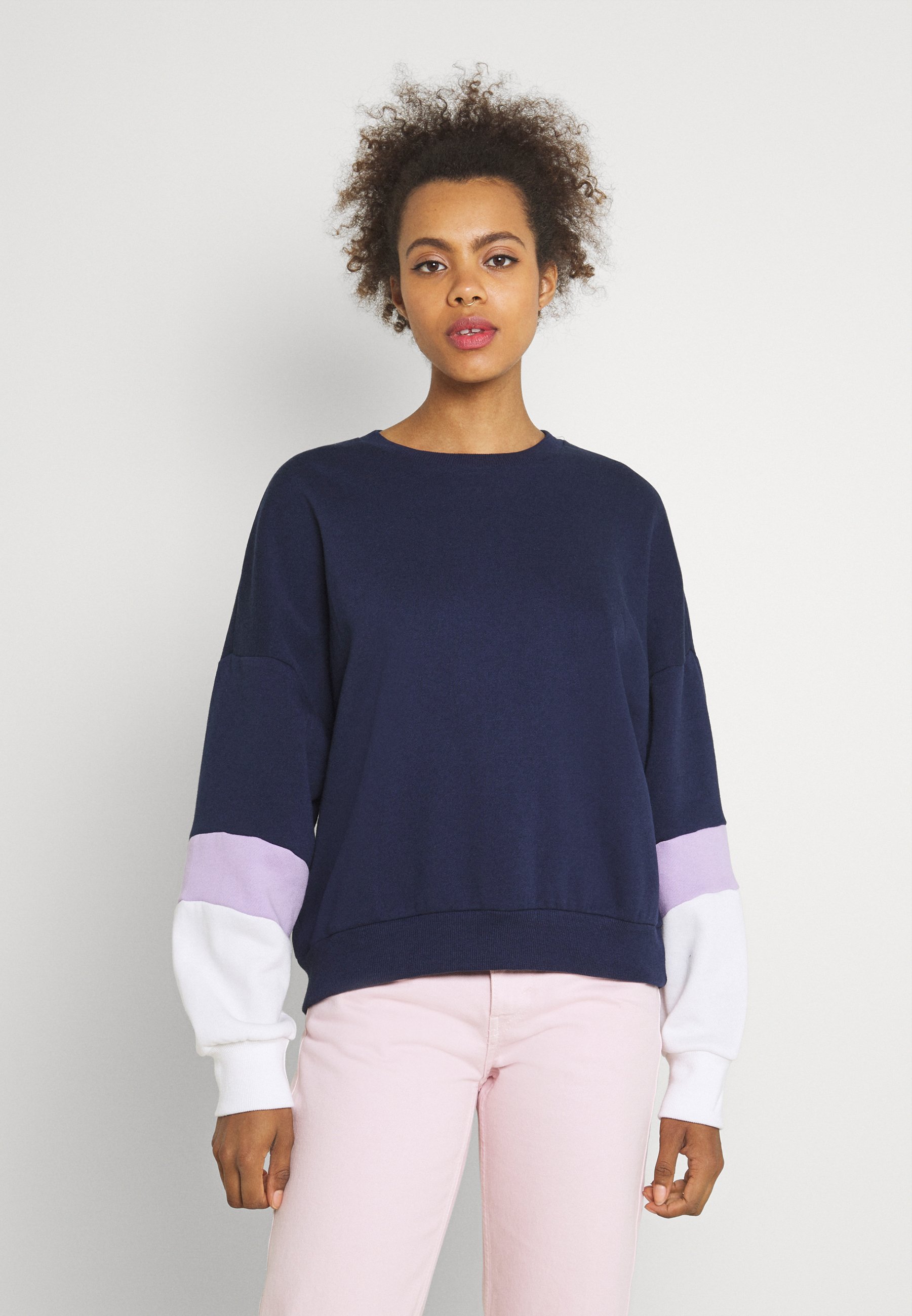 colour block sweatshirt