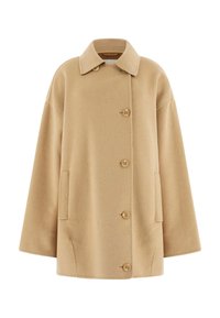 Cappotto beige in misto lana con collo a camicia, maniche lunghe e chiusura con quattro bottoni. Presenta due tasche laterali e una vestibilità comoda.