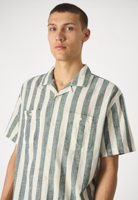 American Eagle CURTIS  - Chemise - leaf green
