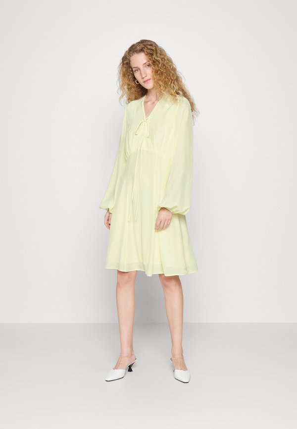 MIKAELA - Ballkleid - light lemon