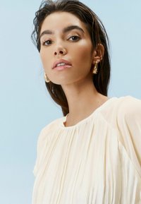 Next PLISSÉ SHORT SLEEVE STANDARD - Bluse - ecru