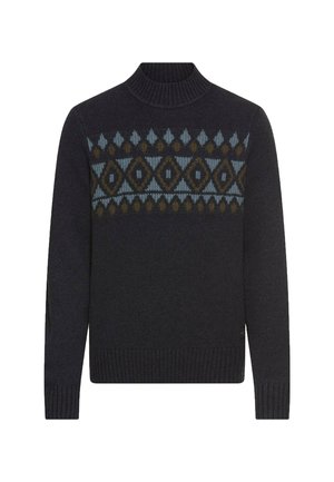 Marineblauer Strickpullover mit hohem Kragen, der ein geometrisches Muster aus Rauten und Dreiecken in Blau, Braun und Dunkelgrün über die Brust zeigt.