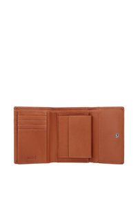 Portefeuille trifold en cuir marron ouvert, montrant six emplacements pour cartes, une pochette à monnaie avec rabat et un compartiment à fermeture pression, étiqueté protégé RFID.