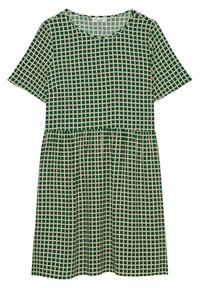 Vestido a cuadros verdes con mangas cortas, que presenta un escote curvado y una cintura fruncida, hecho de una tela ligera con una textura suave.