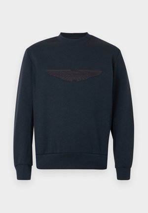 Navyblauwe sweatshirt met een getextureerd, geperst Aston Martin vleugel-logo op de borst, met geribde manchetten en halslijn.