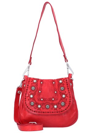 Borsa a tracolla in pelle rossa con ricami, dettagli in borchie e forma curva. Tracolla regolabile con hardware in argento e dettagli intricati.