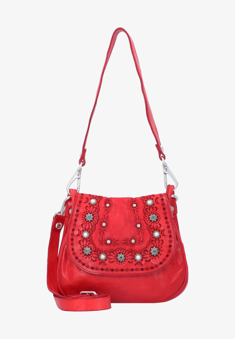 Borsa a tracolla in pelle rossa con ricami, dettagli in borchie e forma curva. Tracolla regolabile con hardware in argento e dettagli intricati.