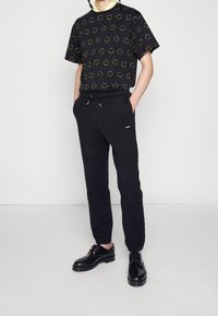 sandro T-shirt z nadrukiem