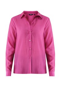 Camisa de manga larga rosa hecha de una tela suave, con cierre de botones en la parte delantera, cuello puntiagudo y un ajuste ligeramente relajado.