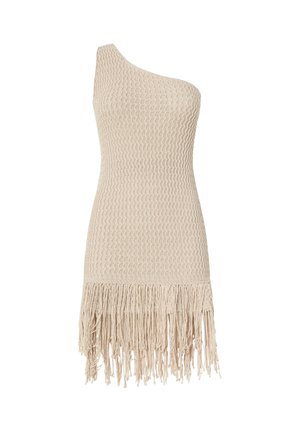 Robe mini beige tricotée asymétrique avec motif texturé et longues franges le long de l'ourlet.
