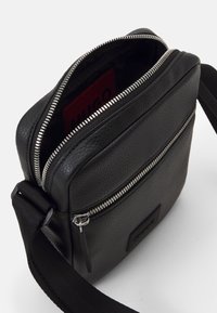 HUGO ETHON CROSSB UNISEX - Borsa a tracolla - black
