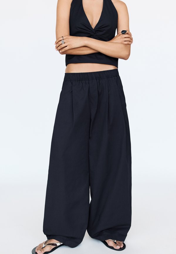 BARREL WITH ELASTICATED WAIST - Stoffhose