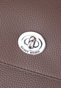 Gerry Weber PALOMA  - Kabelka - darkbrown