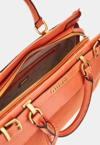 Guess SESTRI - Torbica - orange