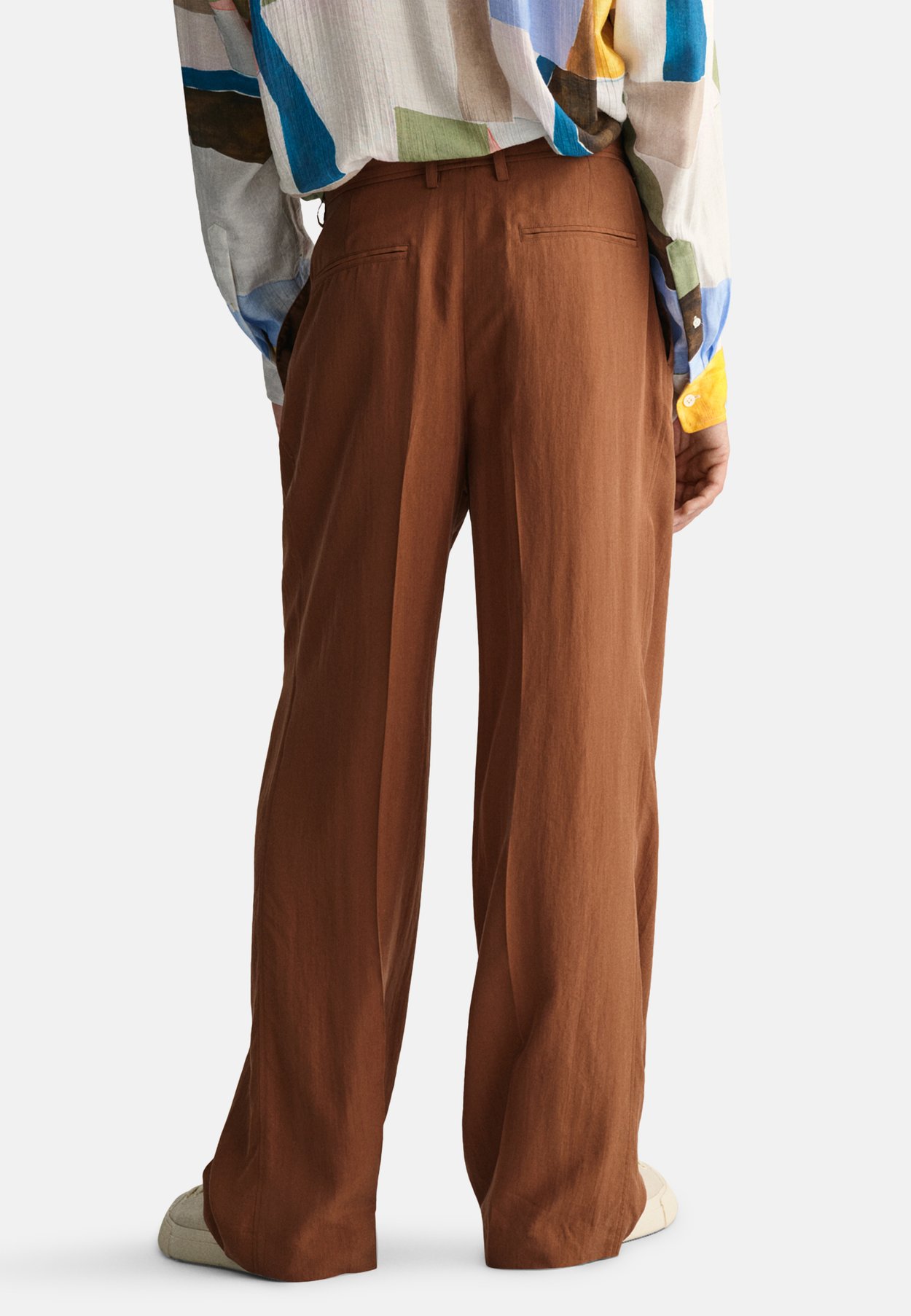 RELAXED FIT