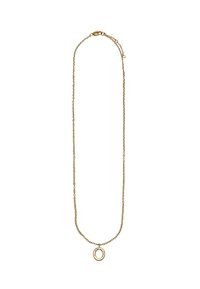 Złoty naszyjnik z łańcuszka z owalnym medalionem, w którym znajduje się mały, przezroczysty kamień szlachetny. Łańcuszek ma delikatny wzór ogniw i zapięcie na kraba.