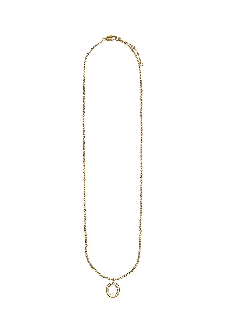 Złoty naszyjnik z łańcuszka z owalnym medalionem, w którym znajduje się mały, przezroczysty kamień szlachetny. Łańcuszek ma delikatny wzór ogniw i zapięcie na kraba.